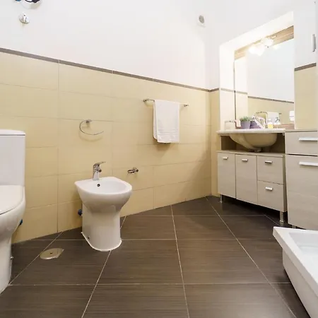 Apartment Siracusa Comfy & Central With Terrace Syracuse