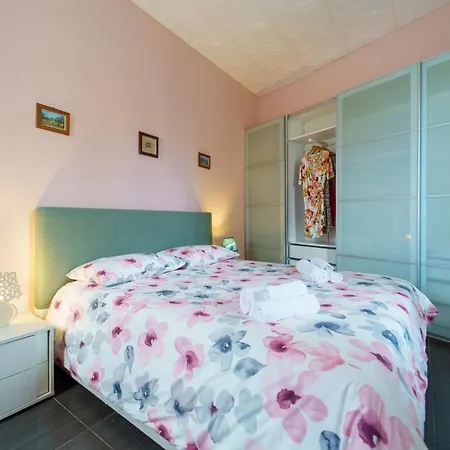 Apartment Siracusa Comfy & Central With Terrace